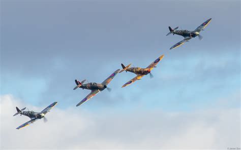 Spitfire formation flight